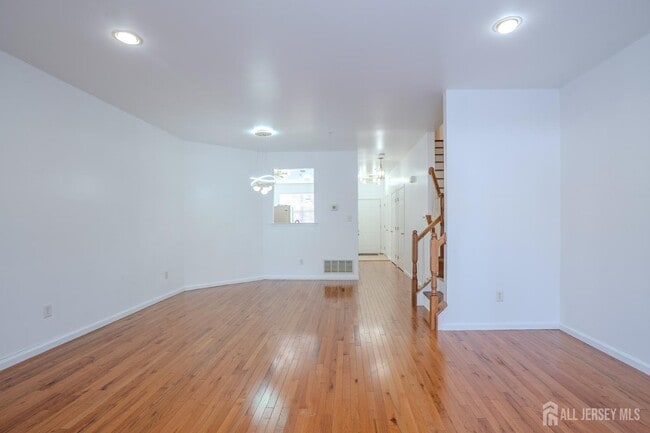 Building Photo - 1603 Blossom Cir