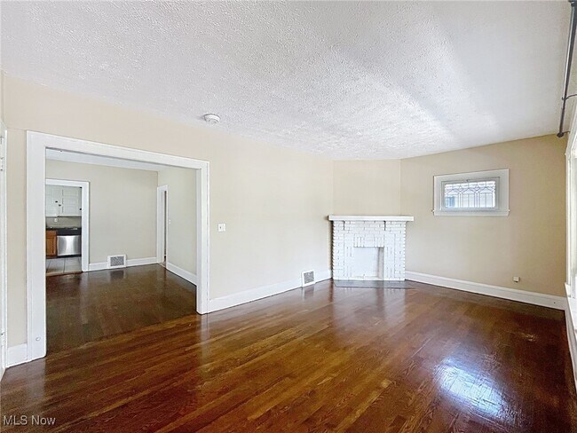 Building Photo - 2683 Hampshire Rd