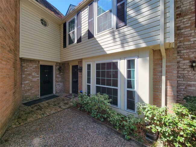 Primary Photo - 13168 Trail Hollow Dr