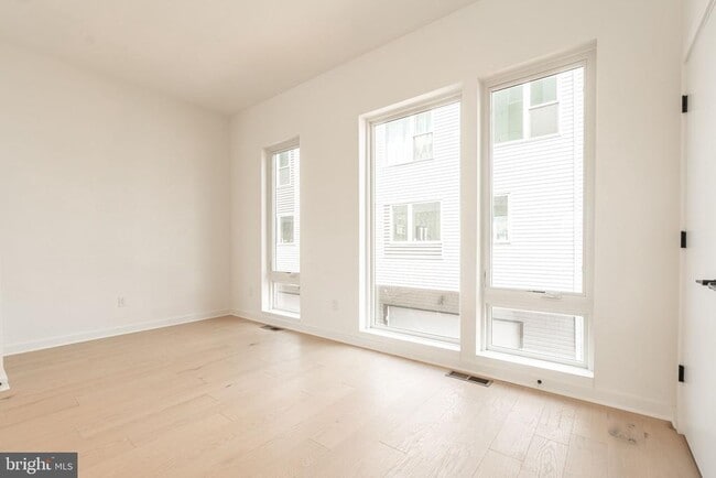Building Photo - 3029 Bridgeview walk