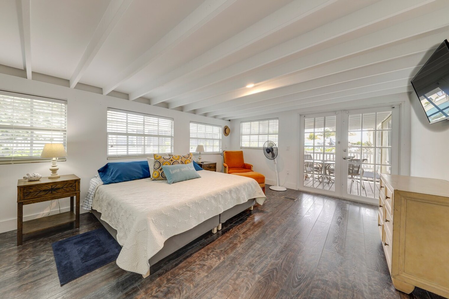 Building Photo - 394 Burton Dr