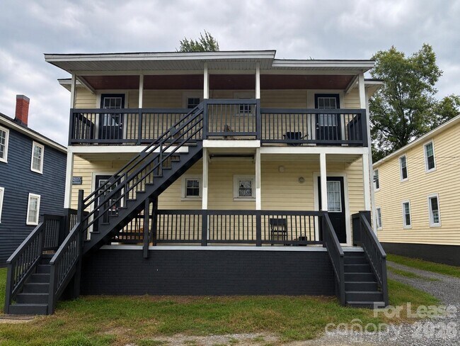 Building Photo - 405 Orange St