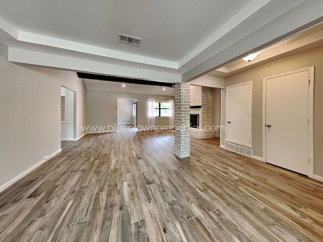 Building Photo - 9 Brookfield Ct