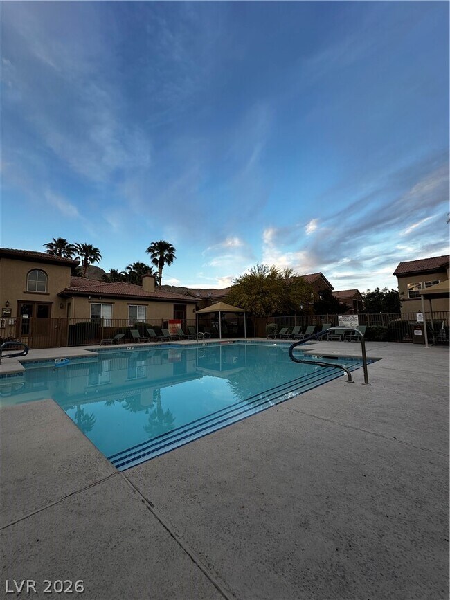 Building Photo - 3965 Palm Beach St