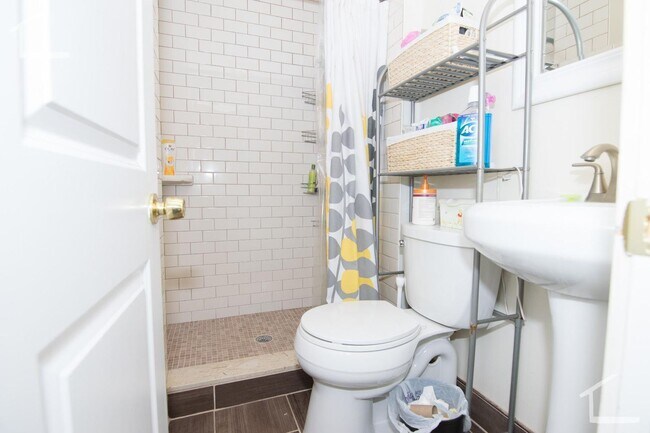 Building Photo - Nice 3 bed in Watertown