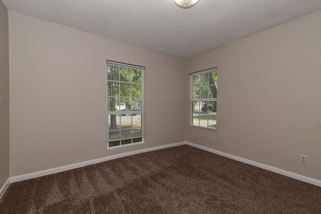 Building Photo - 1103 Pecan Ave