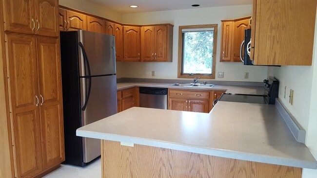 Building Photo - 6067 Cottontail Trail