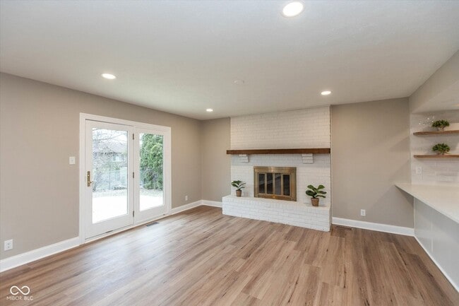 Building Photo - 707 Daffon Dr