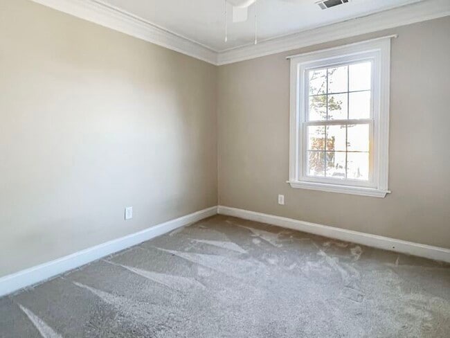 Building Photo - 310 Knoll Ridge Ct