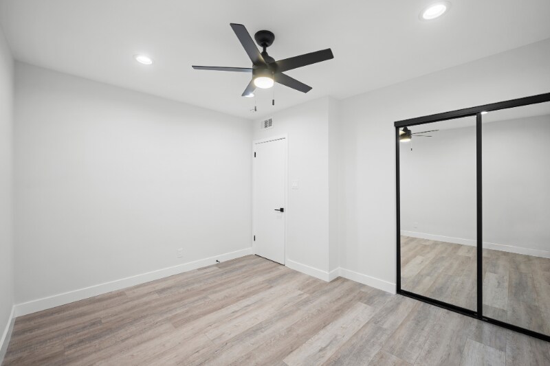 Building Photo - 623 E Chevy Chase Dr