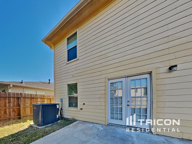 Building Photo - 12439 Sterlingstone Dr