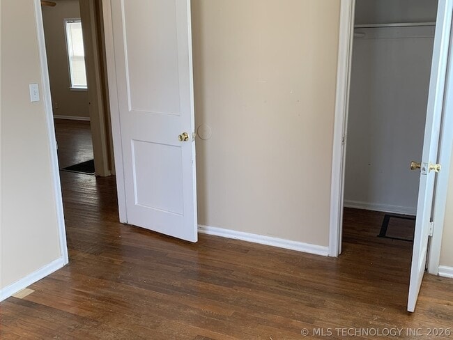 Building Photo - 220 S 70th E Ave