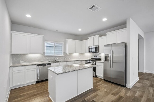 Building Photo - 10213 Forest Grove Dr
