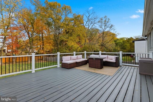 Building Photo - 6906 Berkshire Dr