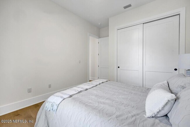 Building Photo - 550 Seagate Ave