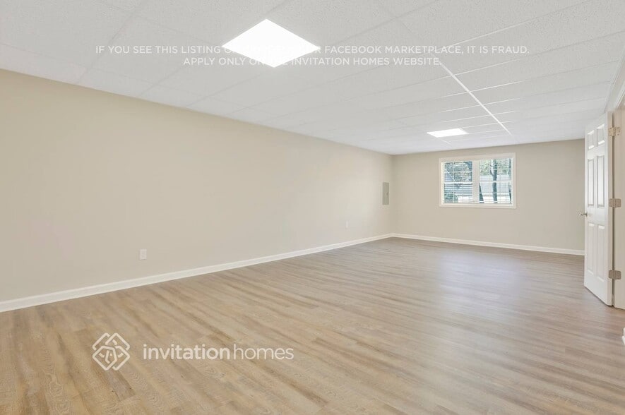Building Photo - 3834 Deercreek Dr