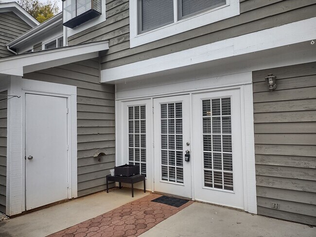 Building Photo - Move In Ready Townhome located in The Gate...