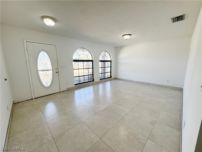 Building Photo - 630 105th Ave N