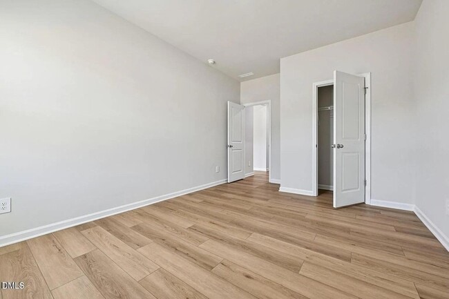 Building Photo - 528 Bridger Dr