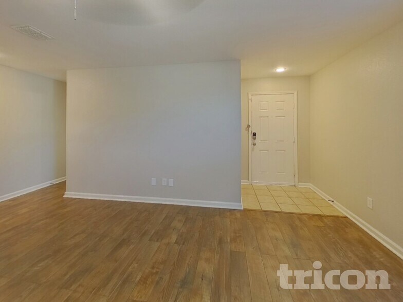 Building Photo - 12501 Shine Ave