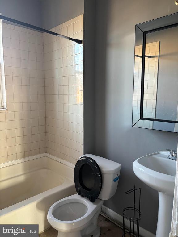 Building Photo - 1767 N Peach St