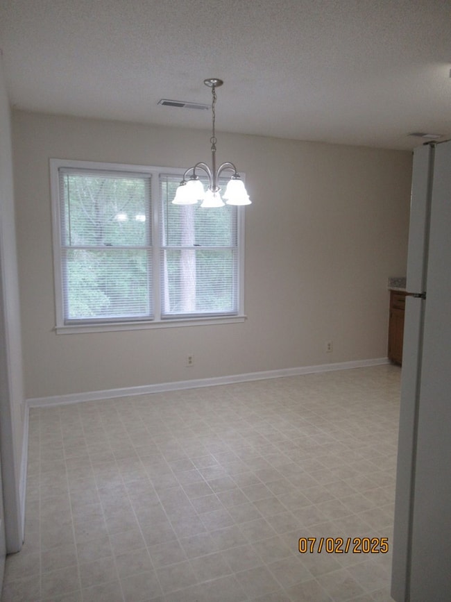 Building Photo - 172 Gertrude Dr