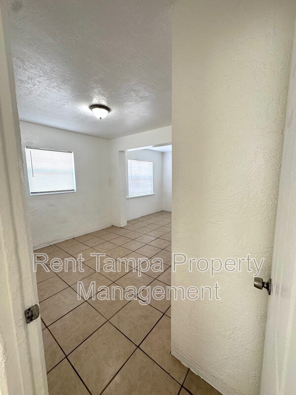 Building Photo - 626 31st St S