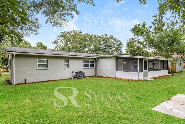 Building Photo - One-level living at its best