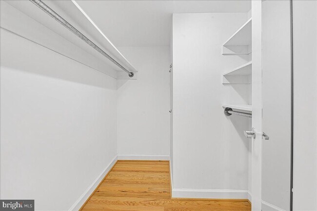 Building Photo - 1830 17th St NW