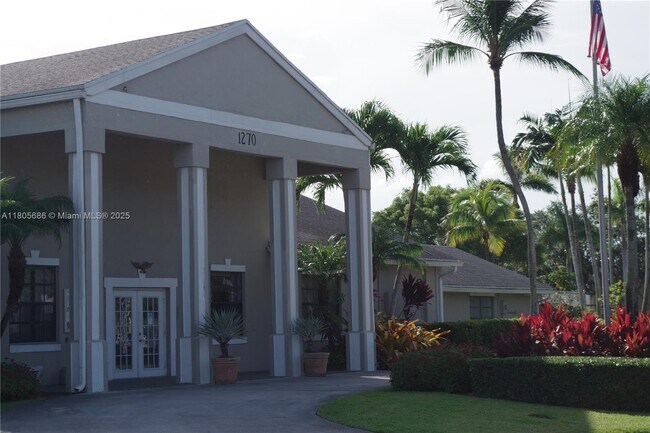 Building Photo - 1500 Jefferson Dr