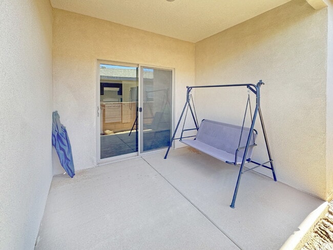 Building Photo - Almost new home in Mountain Hawk area of Northern Rio Rancho.