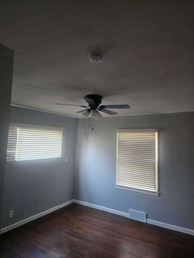 Building Photo - Charming 2 bedrooms and 1 bath home located on Sagamore Rd in Leawood, KS