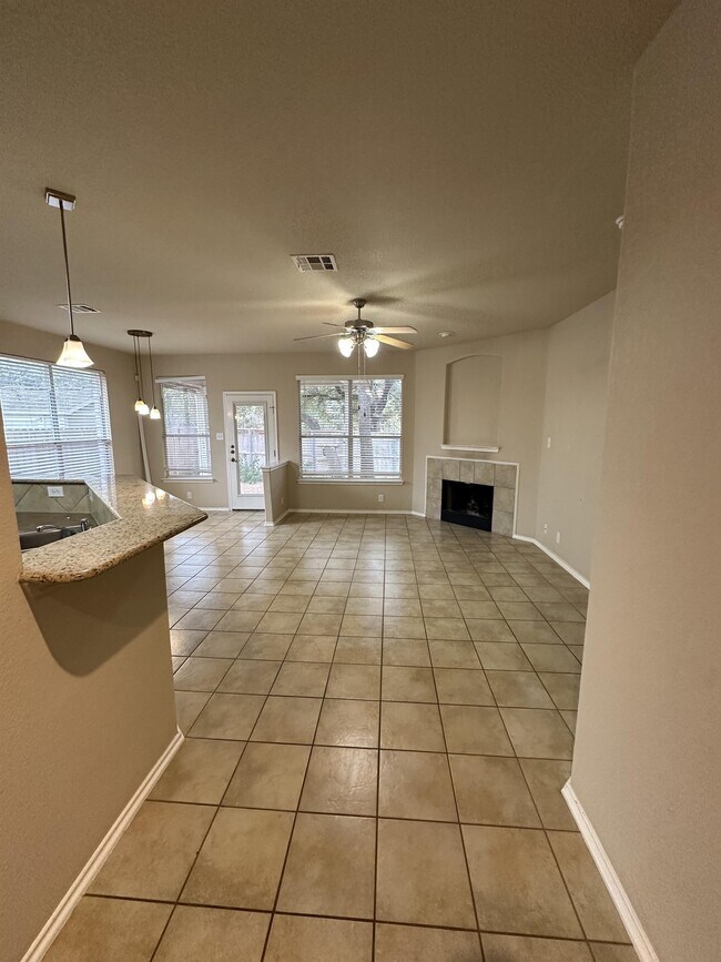 Building Photo - 2616 Gallant Fox Dr