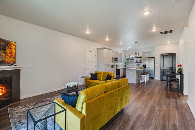 Building Photo - 1414 Mordyl Loop