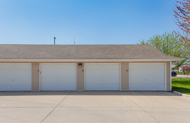 Building Photo - 1340 SE Florence Dr