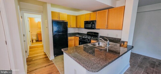 Building Photo - 1425 4th St SW