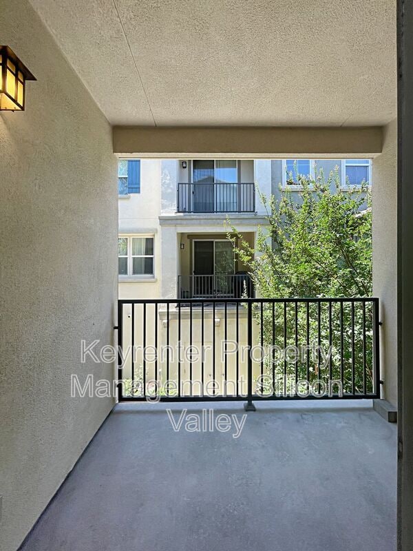 Building Photo - 638 Cedarville Ln