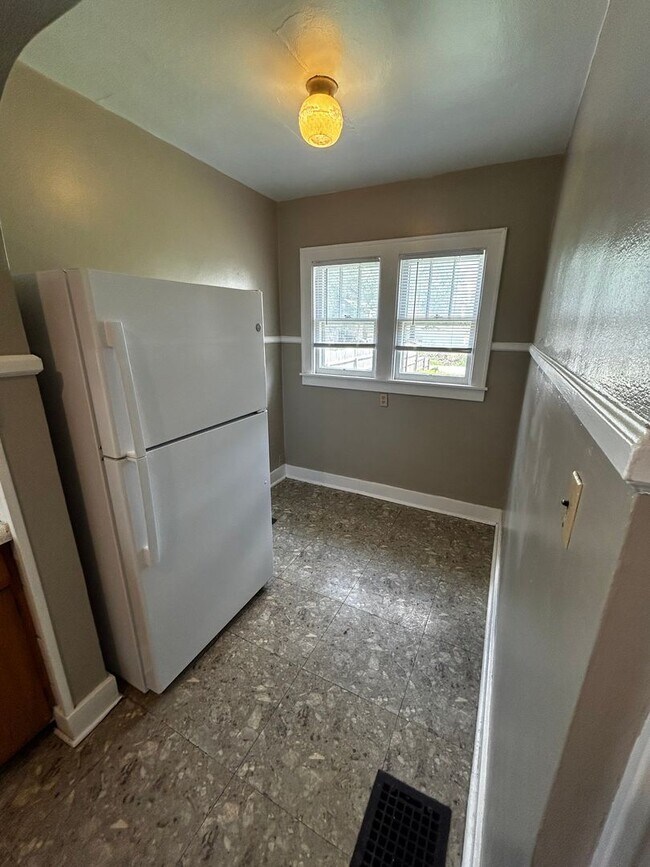 Building Photo - Washington Street Duplex