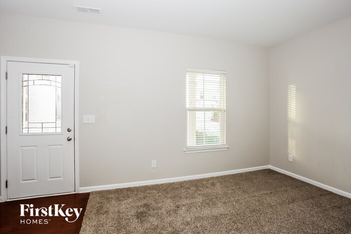 Building Photo - 2030 Hamil Ridge Dr