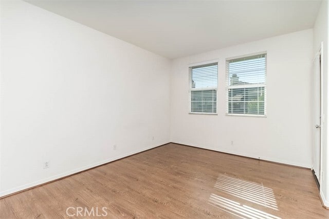 Building Photo - 754 W 1st St