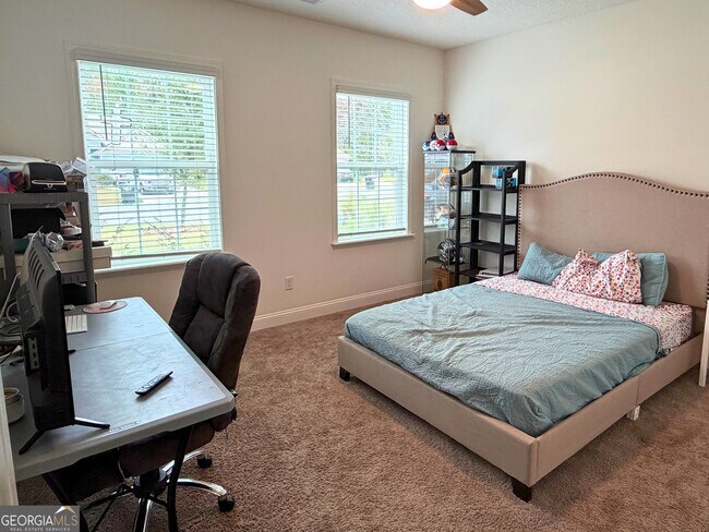 Building Photo - 208 Boatsman Way