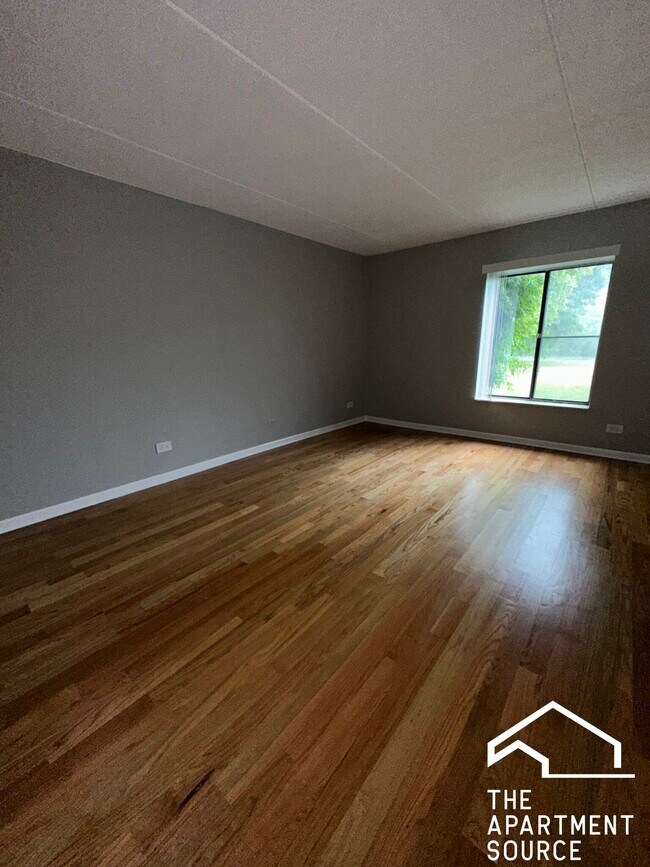 Building Photo - 525 N Quentin Rd