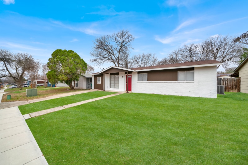 Building Photo - 313 Deborah Dr