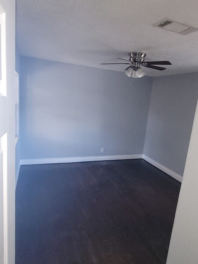 Building Photo - 3026 Sunbeam St