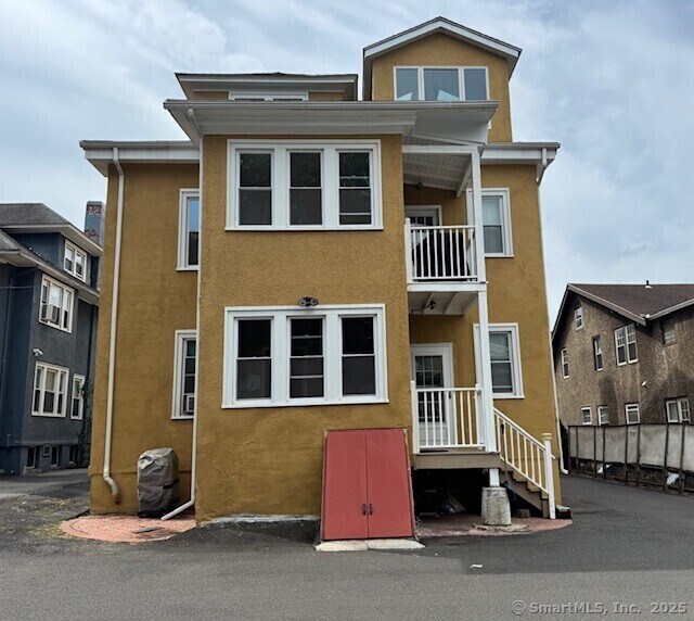 Building Photo - 760 Farmington Ave