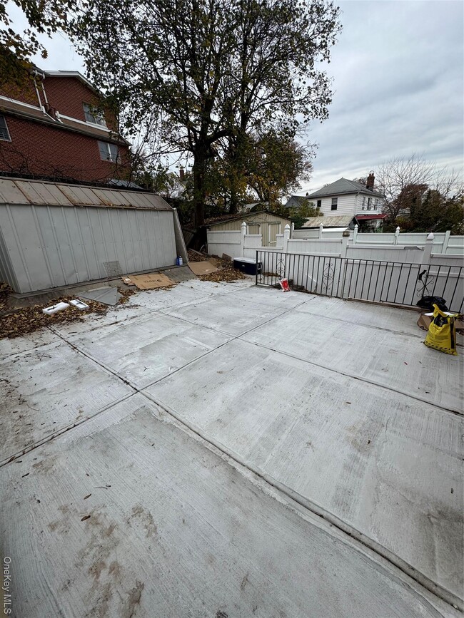 Building Photo - 9-14 College Point Blvd