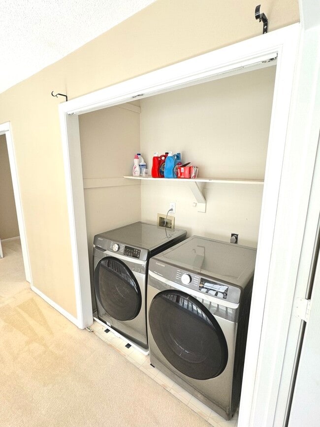 Building Photo - 3 BEDROOM CONDO FOR RENT IN CHESAPEAKE - A...
