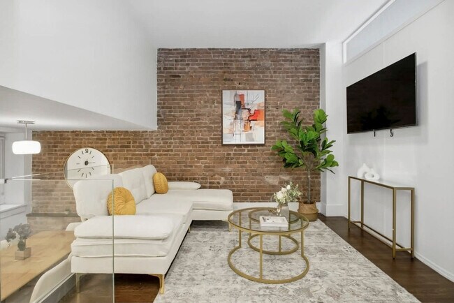 Building Photo - 125 E 83rd St