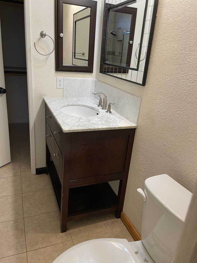 Building Photo - 3 BEDROOM SINGLE STORY HOUSE IN A CUL DE SAC