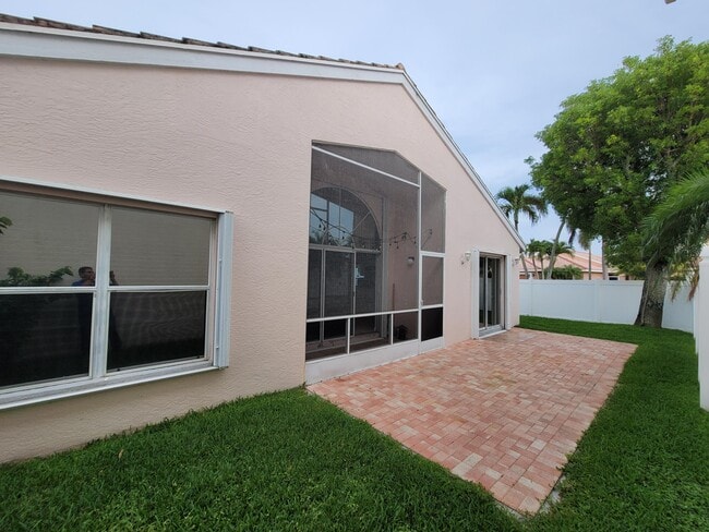 Building Photo - 7189 Catalina Way